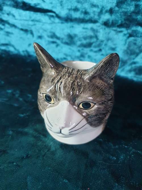 Quail Ceramics  Cat