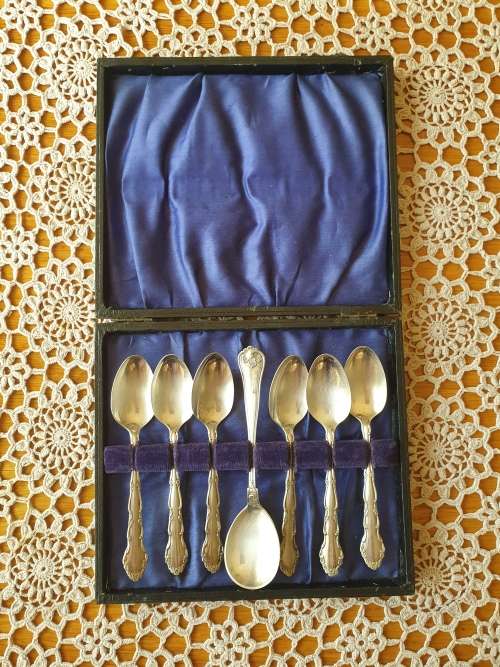 Vintage Boxed Set  Spoons
