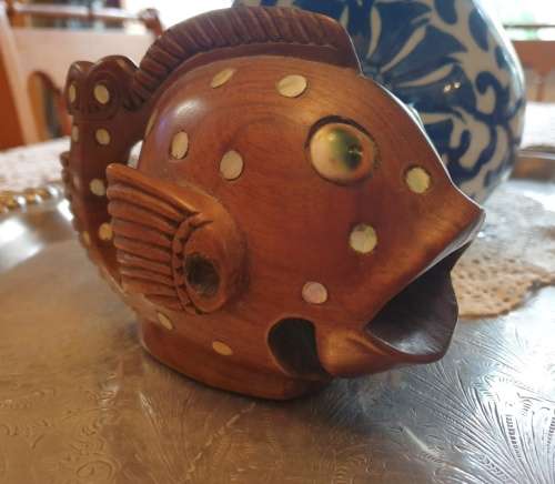 Scarce South Pacific Ethnic Art Trobriand Mother Of Pearl Hand Carved Fish