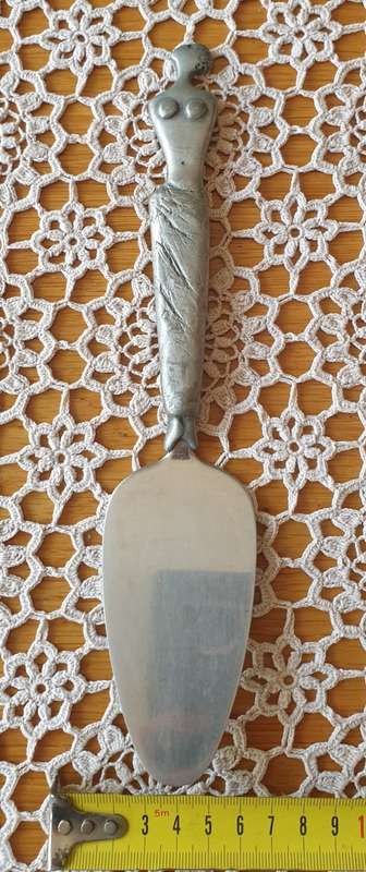 Carrol Boyes CAKE LIFTER  Woman
