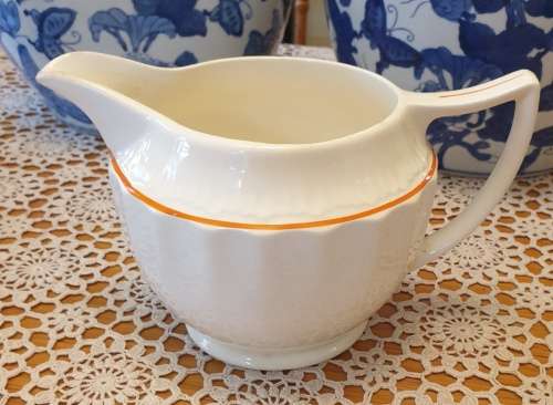 Large VINTAGE JUG FOR YOUR COLLECTION