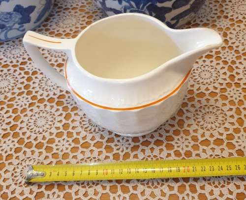 Large VINTAGE JUG FOR YOUR COLLECTION