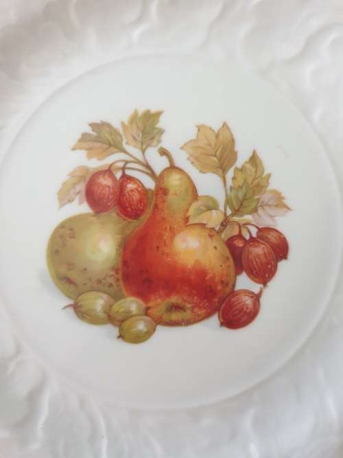 Queens Royal Oak  Embossed Edges England Wall Plate