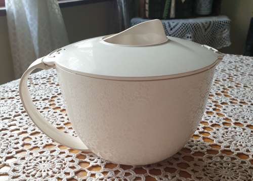 Vintage Tupperware MicroCook Pitcher 1L