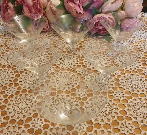 6 Beautiful Cocktail Glasses Vintage