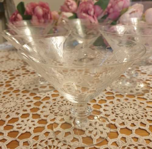 6 Beautiful Cocktail Glasses Vintage