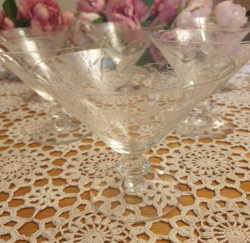 6 Beautiful Cocktail Glasses Vintage