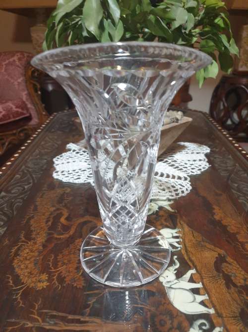 Stunning Cut Crystal Vase