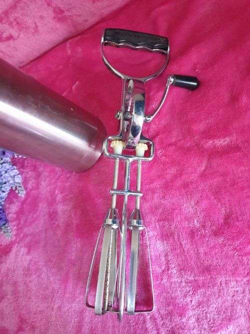 Flask + Hand Mixer