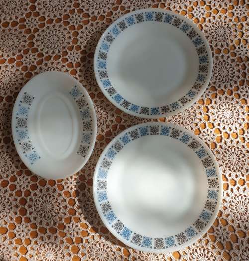 3 Vintage Plates and Side Plate for your Collection
