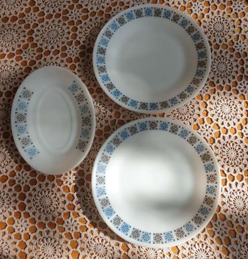 3 Vintage Plates and Side Plate for your Collection