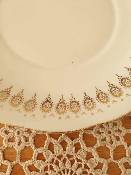 Queen Ann Cake Plate for your Collection