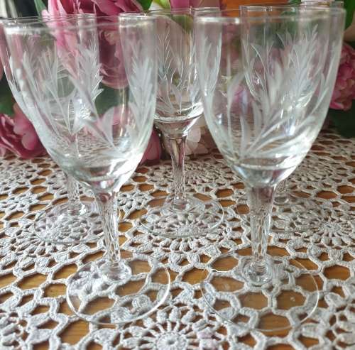 Vintage Stem Glasses for your collection
