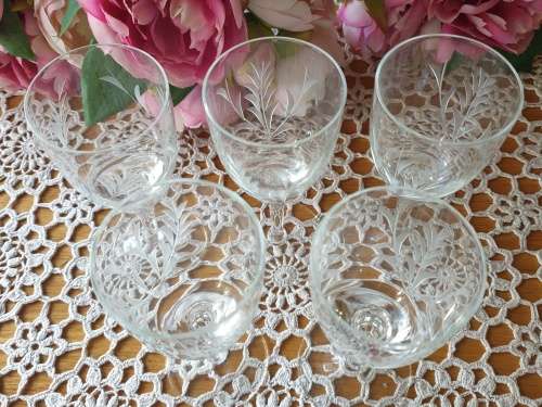 Vintage Stem Glasses for your collection