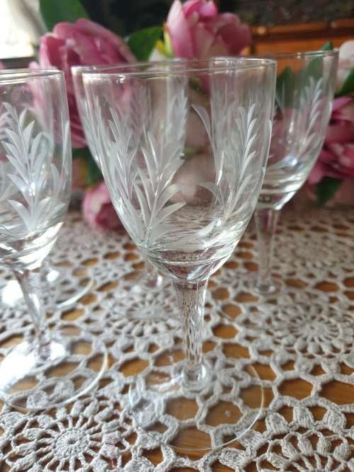 Vintage Stem Glasses for your collection