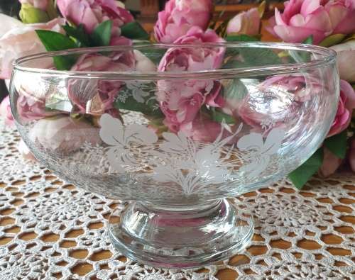 Fine Continental Footed Glass Bowl (17 cm)