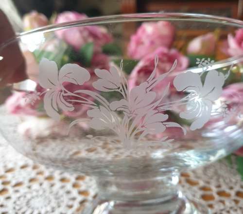 Fine Continental Footed Glass Bowl (17 cm)