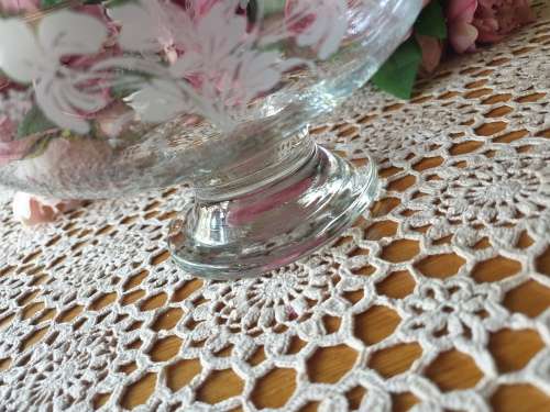 Fine Continental Footed Glass Bowl (17 cm)