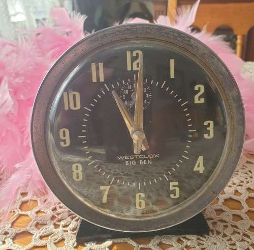 Vintage Bedroom Clock - Please Look at all the Photos