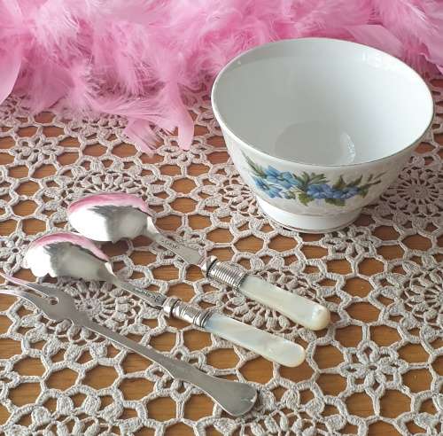 Vintage Kitchen Items for Your Collection