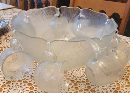Large Punch Bowl and 8 Cups with Hooks