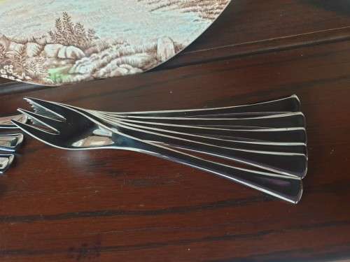 SELDOM SEEN FOR SALE    AMC Cutlery    set of 6 teaspoons and set of 6 cake forks