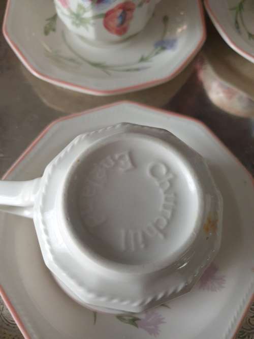 4 VTG Churchill cups and Saucers