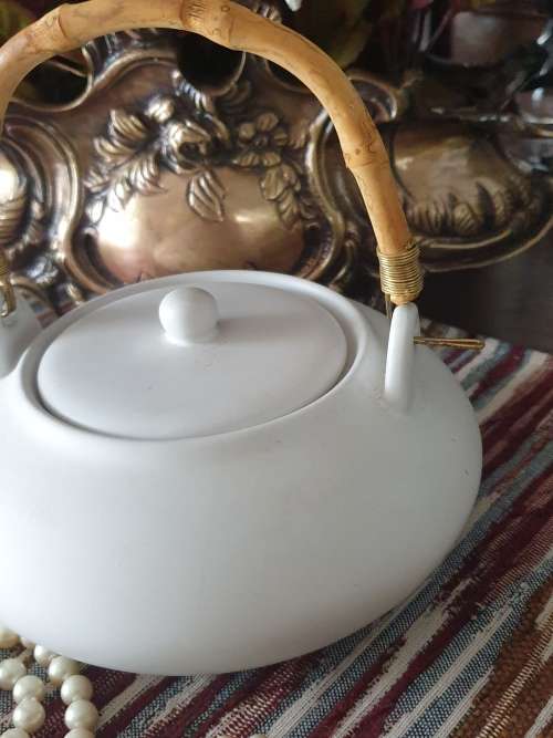 Venust Oriental Teapot for Your Home