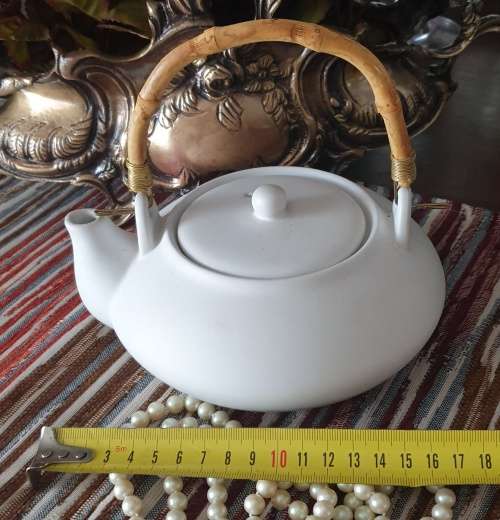 Venust Oriental Teapot for Your Home