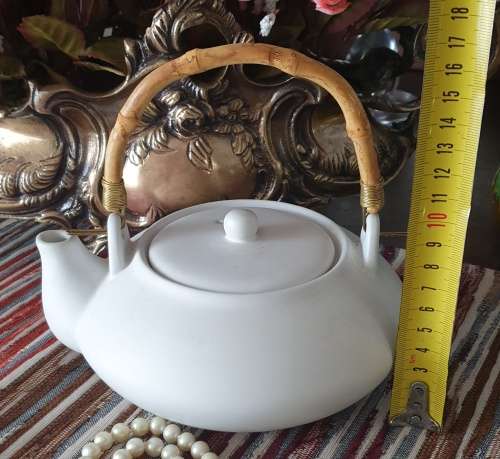 Venust Oriental Teapot for Your Home
