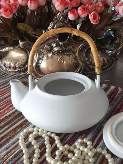 Venust Oriental Teapot for Your Home