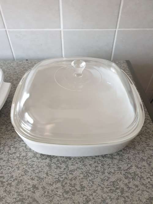 Two Large Corningware Bowls with Lids (PLEASE LOOK CLOSELY AT ALL THE PHOTOS)