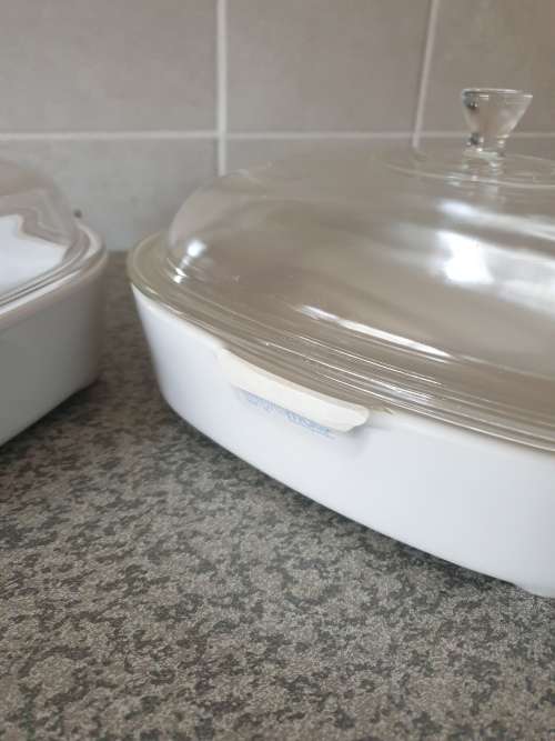 Two Large Corningware Bowls with Lids (PLEASE LOOK CLOSELY AT ALL THE PHOTOS)