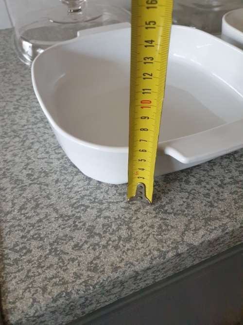 Two Large Corningware Bowls with Lids (PLEASE LOOK CLOSELY AT ALL THE PHOTOS)