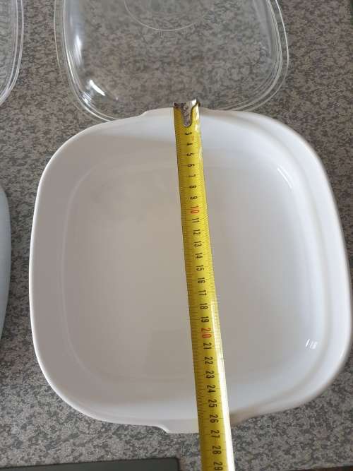 Two Large Corningware Bowls with Lids (PLEASE LOOK CLOSELY AT ALL THE PHOTOS)