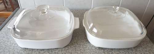 Two Large Corningware Bowls with Lids (PLEASE LOOK CLOSELY AT ALL THE PHOTOS)