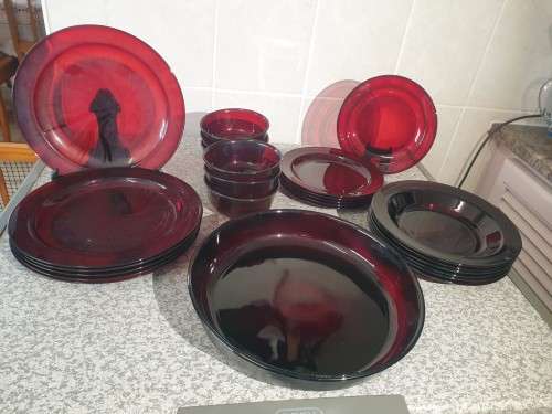 RARE FIND    Red selenium nanoparticle-infused glass dinner set  ....EXCELLENT CONDITION