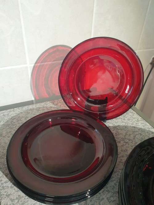 RARE FIND    Red selenium nanoparticle-infused glass dinner set  ....EXCELLENT CONDITION