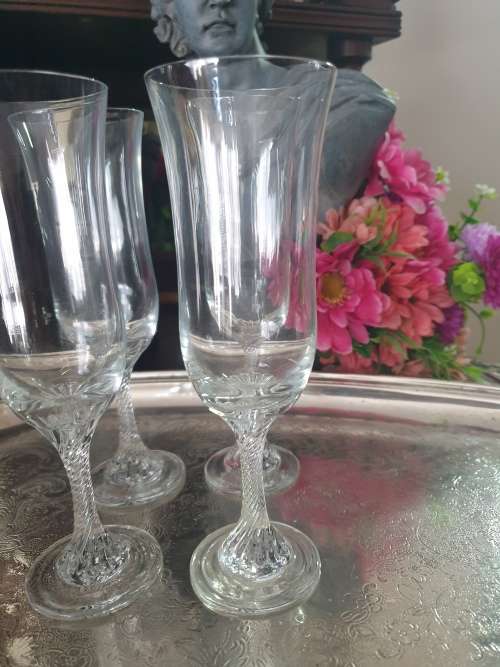 4 champagne flute glasses