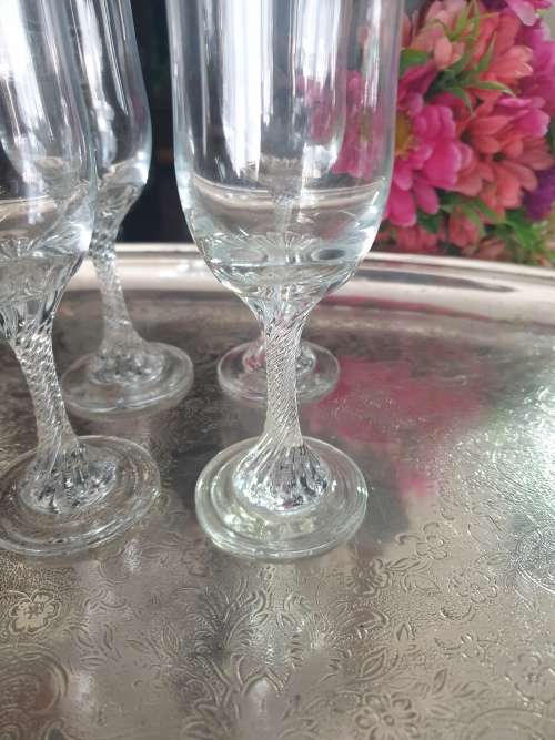 4 champagne flute glasses
