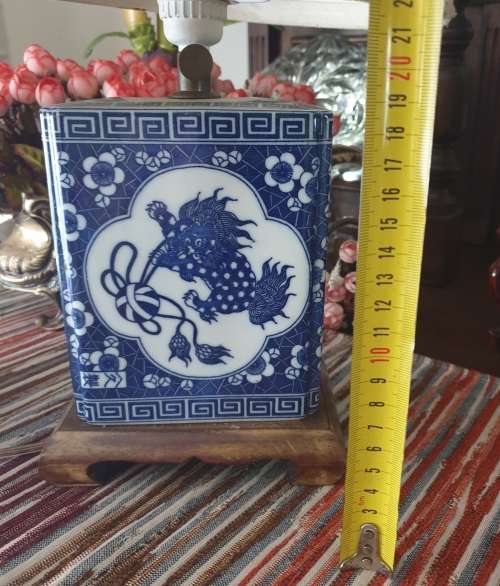 Oriental Blue and White Table Lamp