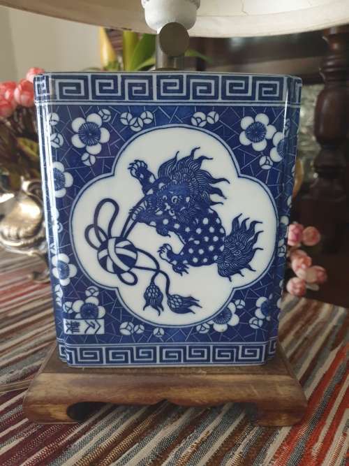 Oriental Blue and White Table Lamp