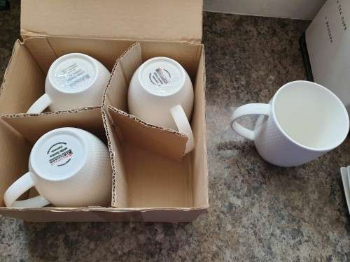 MAXWELL AND WILLIAMS WHITE DIAMOND 20PC SET ( UNUSED)