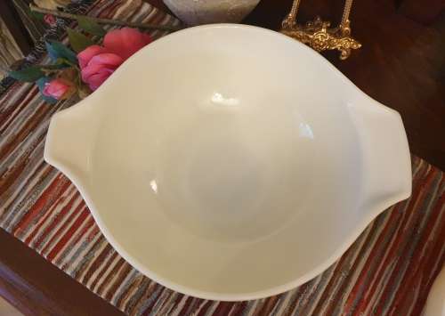 Vintage Pyrex made in the USA Nesting Bowls set of 3