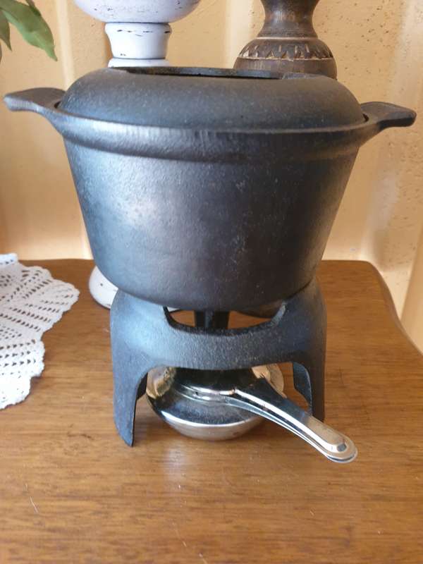 Cast Iron Fondue Pot