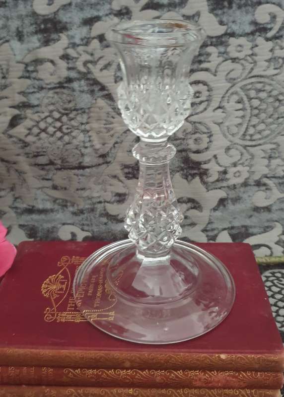 STUNNING GLASS CANDLE HOLDER
