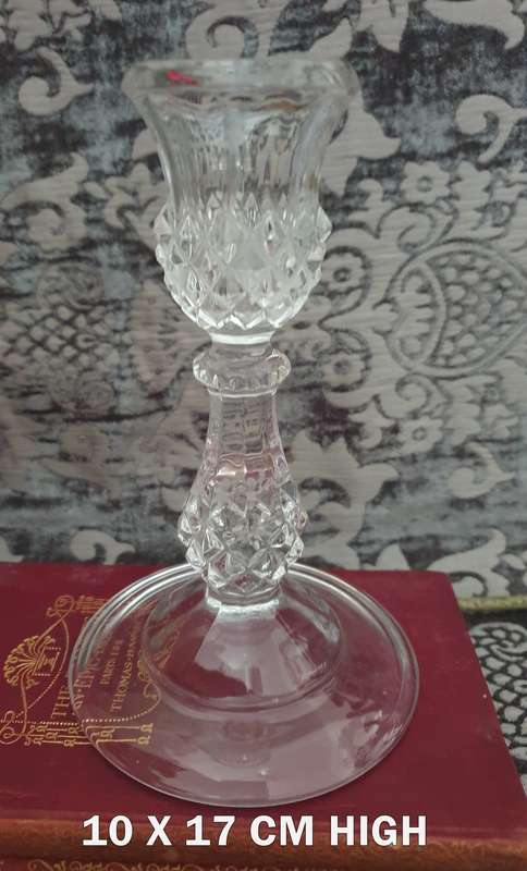 STUNNING GLASS CANDLE HOLDER