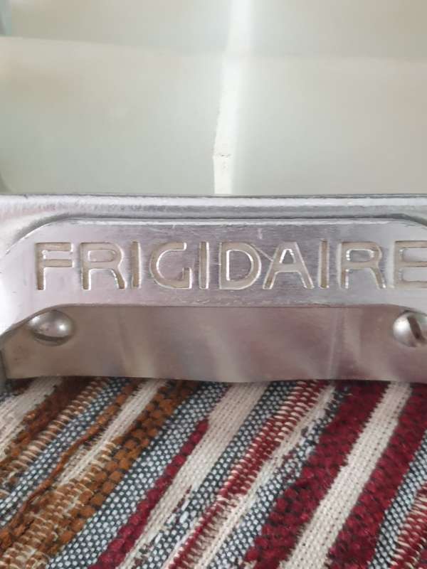 VINTAGE ICE TRAY | GREAT CONDITION | FRIGIDAIRE |