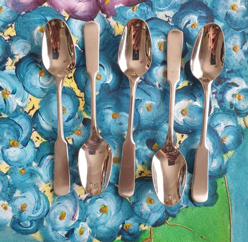 5 TEA SPOONS