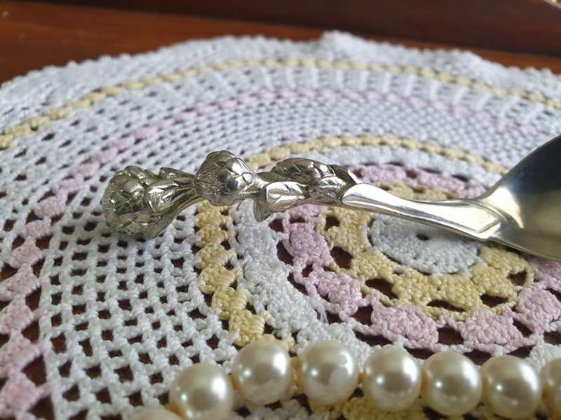 JENNA CLIFFORD `Roses` Sugar Spoon  | DECOR | VINTAGE | BARGAIN!!